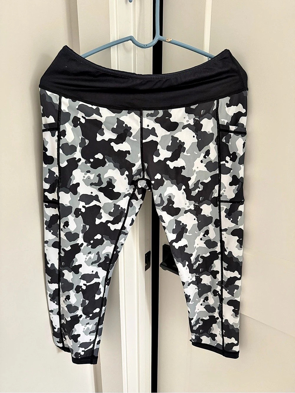 CVG Reversible Athletic Leggings camo
